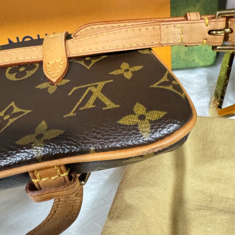 Lv marelle 絕版款 胸包 肩背 腰包-7