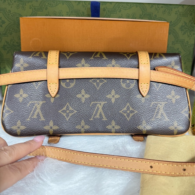 Lv marelle 絕版款 胸包 肩背 腰包-13