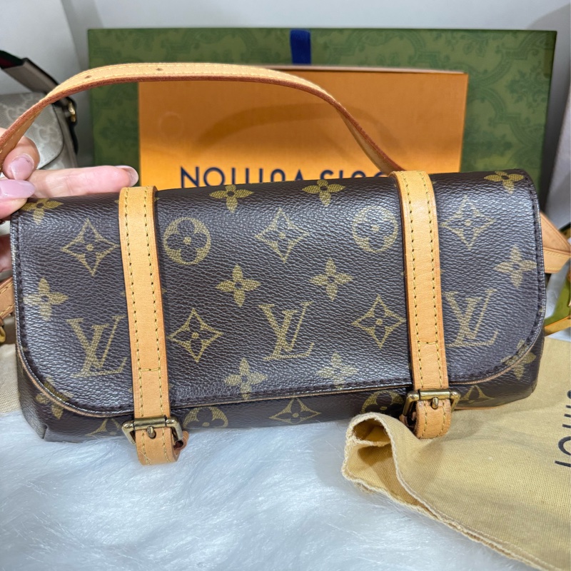 Lv marelle 絕版款 胸包 肩背 腰包-16