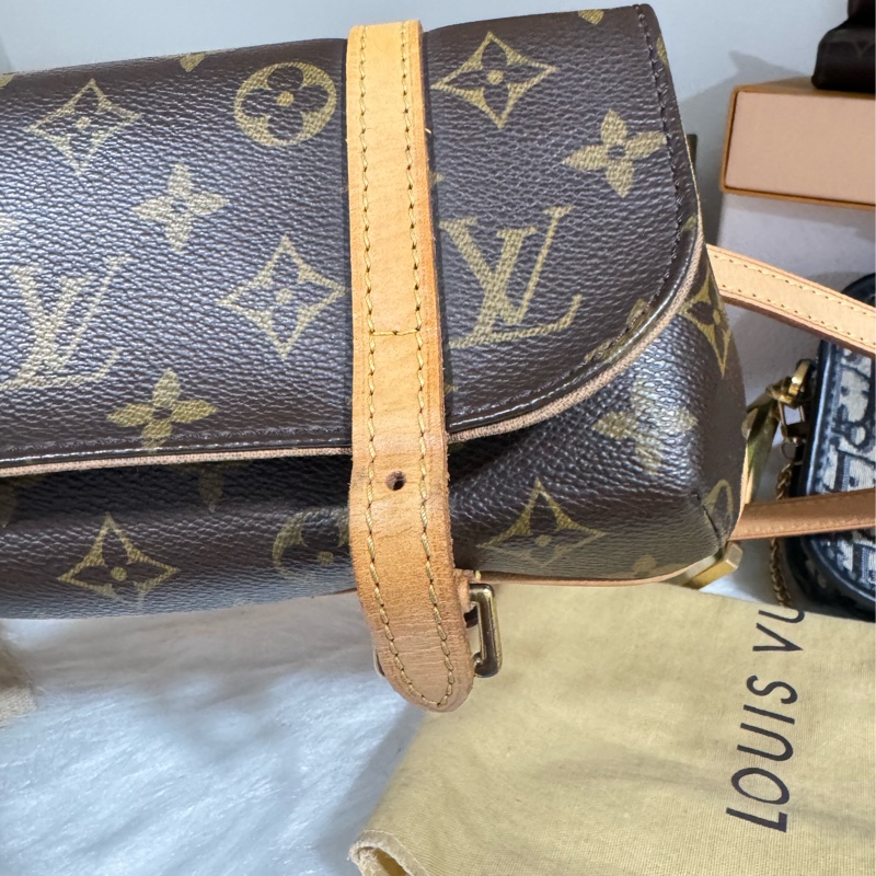 Lv marelle 絕版款 胸包 肩背 腰包-25