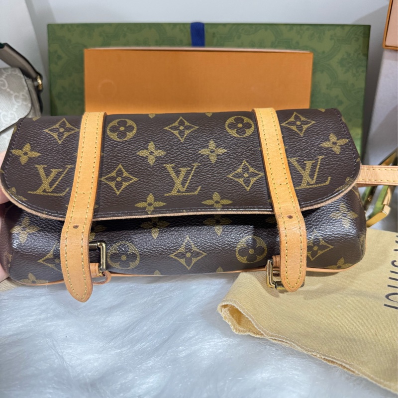Lv marelle 絕版款 胸包 肩背 腰包-26