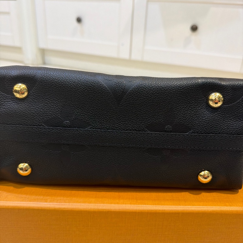 【全新現貨】LV CarryAll PM 黑色壓紋全皮革 Empreinte (附 2025 維也納購證)-7