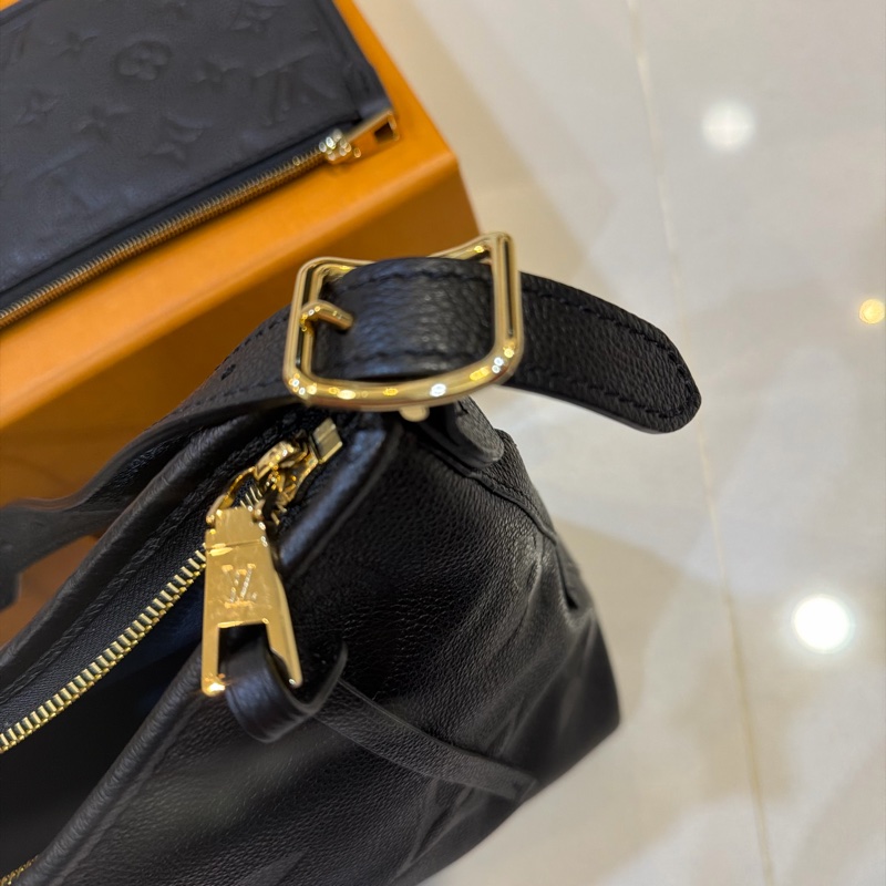 【全新現貨】LV CarryAll PM 黑色壓紋全皮革 Empreinte (附 2025 維也納購證)-9