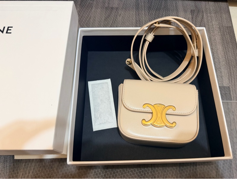 celine 迷你凱旋門小廢包 （米色）-1