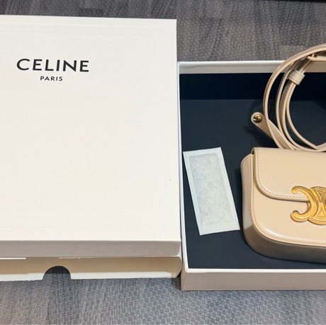celine 迷你凱旋門小廢包 （米色）-6