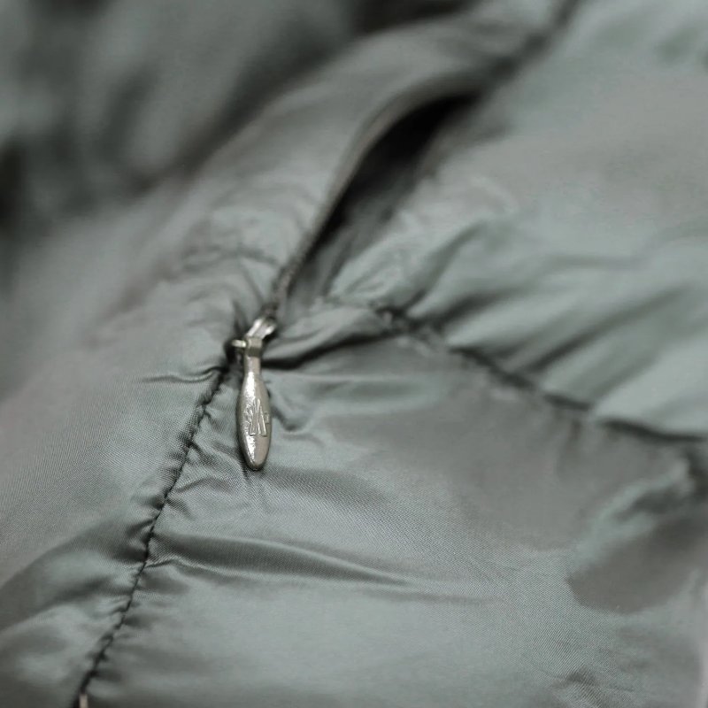 Moncler Bourdon 绗缝羽絨-9