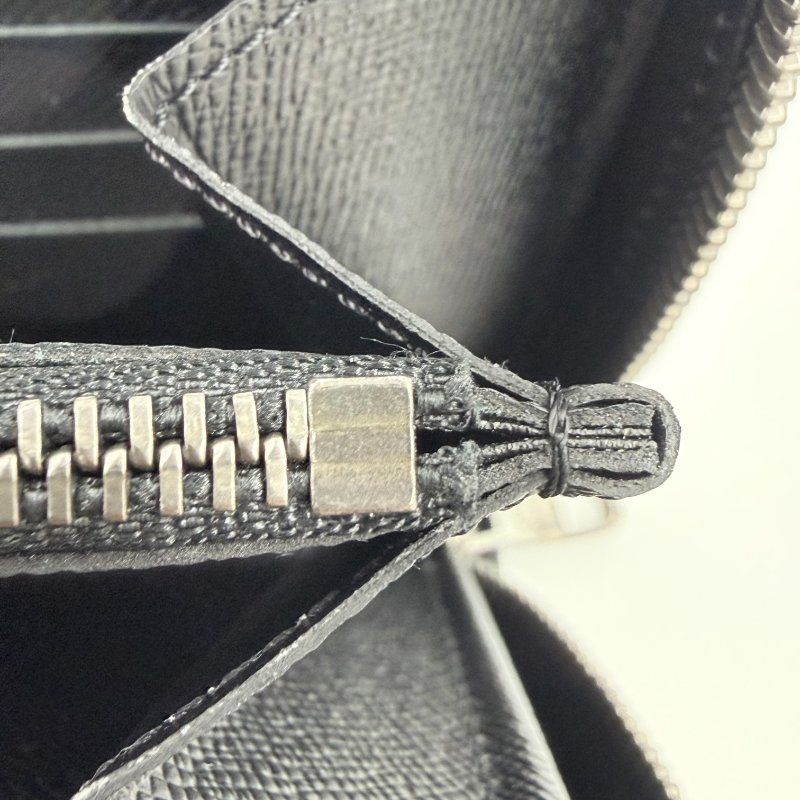 Louis Vuitton -黑灰原花拉鍊手拿包-15
