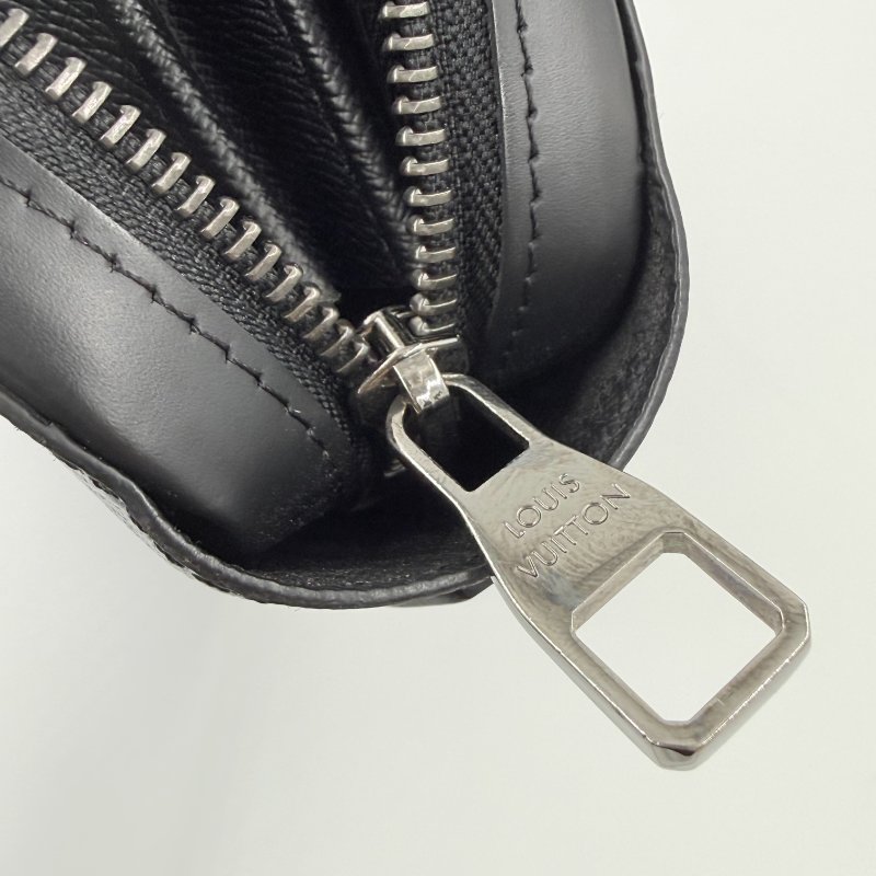 Louis Vuitton -黑灰原花拉鍊手拿包-19