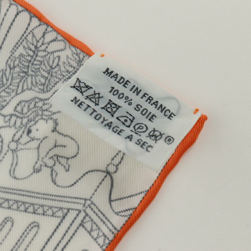 【日本直送】愛馬仕 Carre 90 絲巾「Animapolis」白色真絲款，正品編號 172016SAM-17