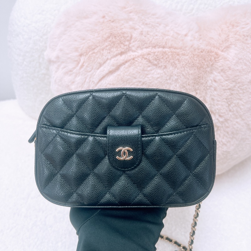 Chanel 黑金牛皮相機包 woc-1