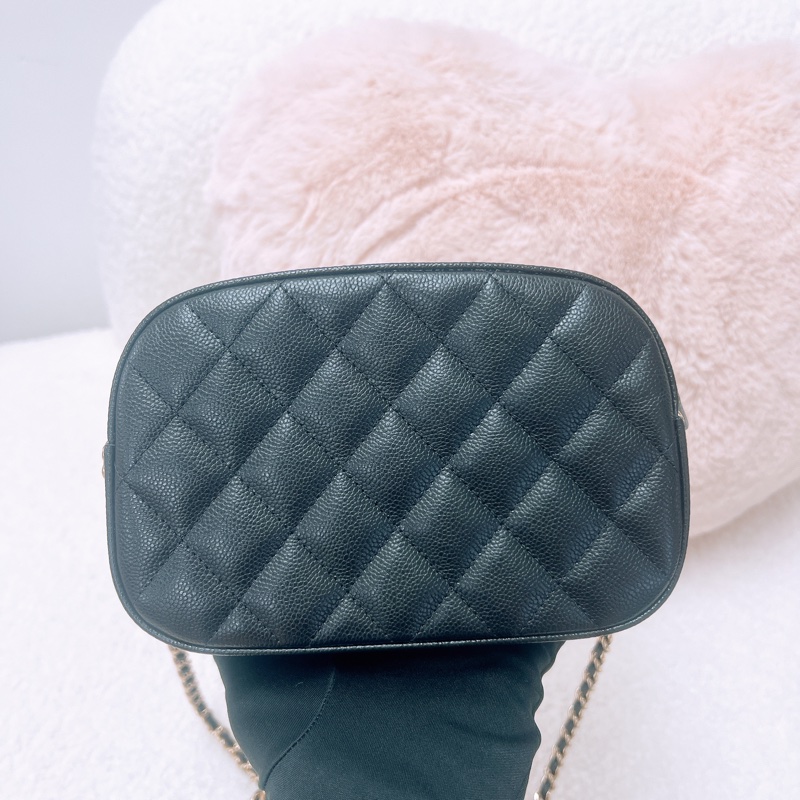 Chanel 黑金牛皮相機包 woc-7