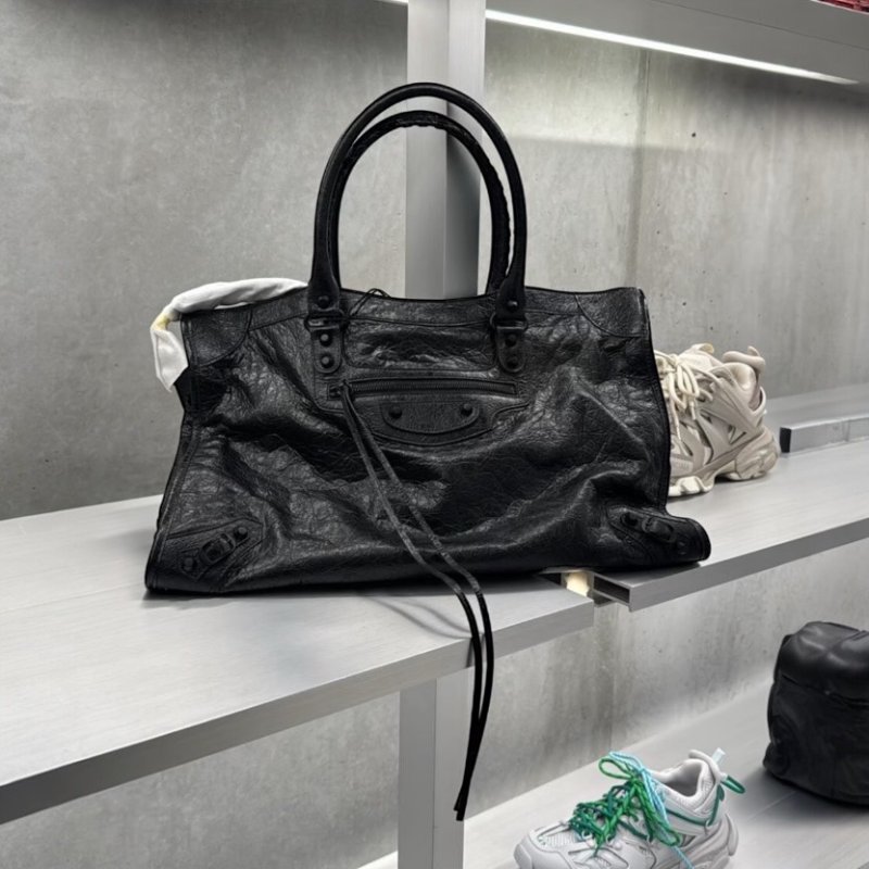 ✨2026季度全新✨Balenciaga 808388 Le City 小羊皮大款機車包 黑色銅釦-3