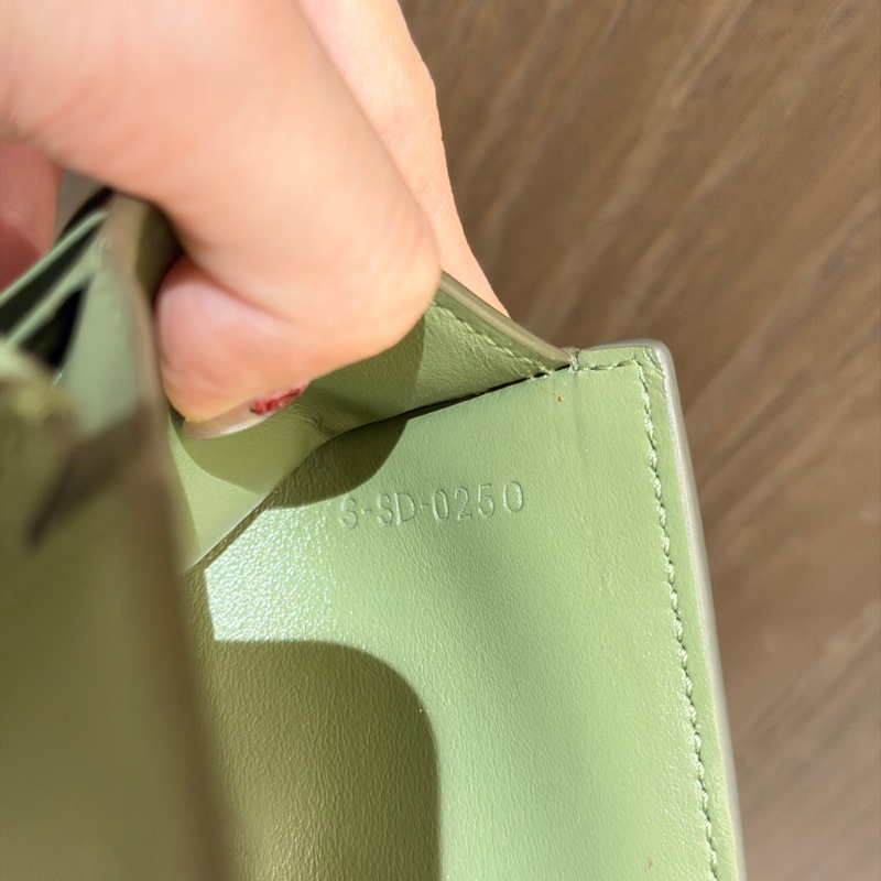 Celine 乳木果油色的短夾～～狀況超級好！快來淘寶-18