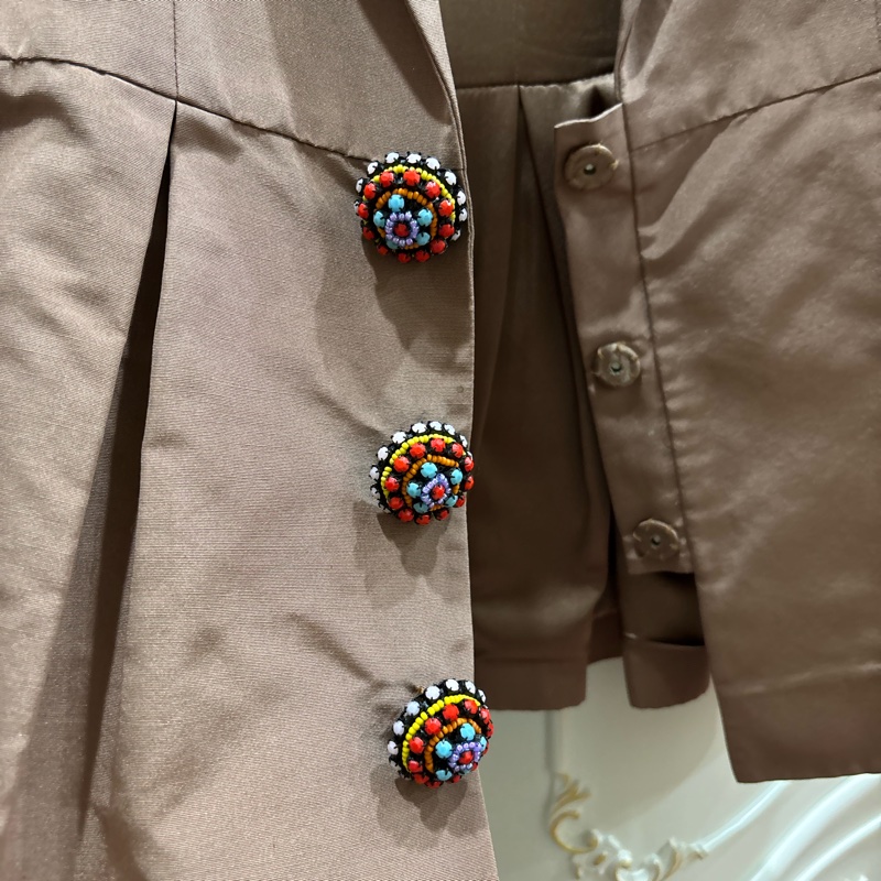 Dior可可色光澤感傘狀外套-1