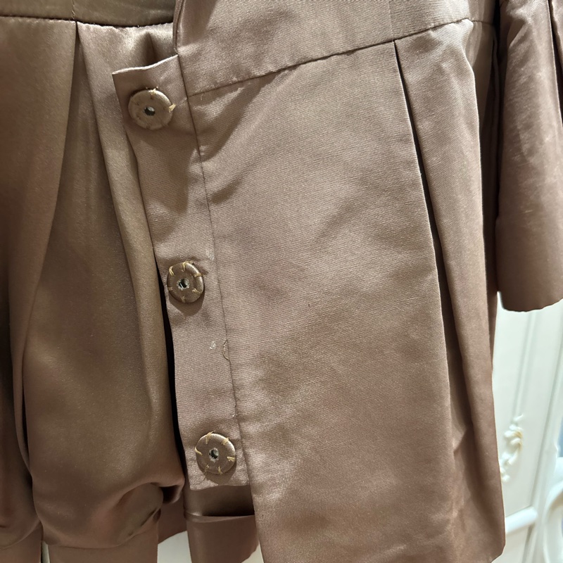 Dior可可色光澤感傘狀外套-5