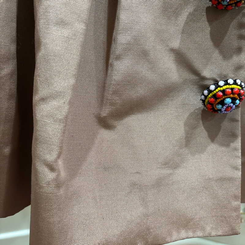 Dior可可色光澤感傘狀外套-14