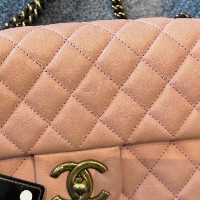 【96新 ✨ 全網最低價！】 Chanel 香奈兒 CF櫻花粉 牛皮 限量金幣 鏈條包（下單前先詢問庫存❗️）-9