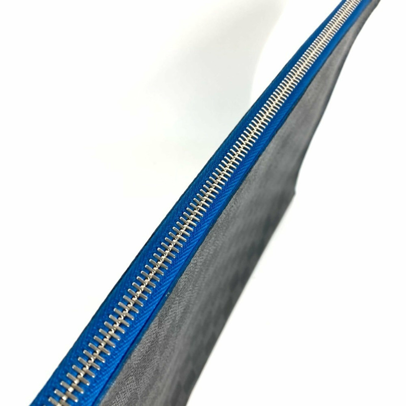 路易威登 N64032 Damier Graphite Pochette Jour GM 手袋。這款 GM 手袋採用 L 型拉鍊，黑色帆布材質。男女皆宜。-7