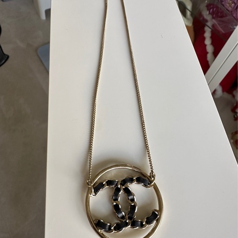 CHANEL經典大雙C 皮穿鏈項鏈