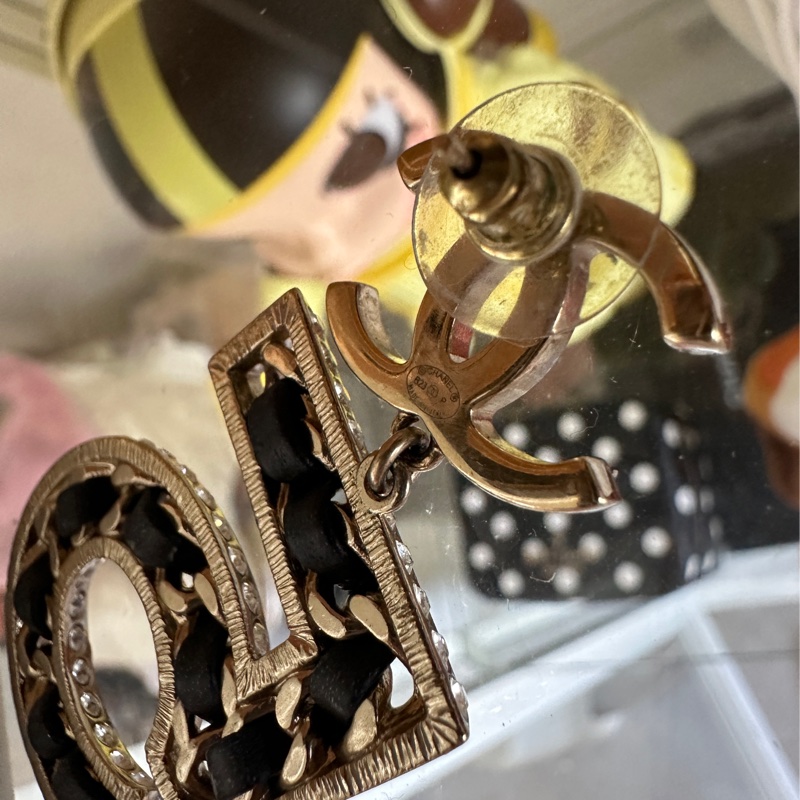 CHANEL No.5皮穿鏈秀款水鑽耳環-3