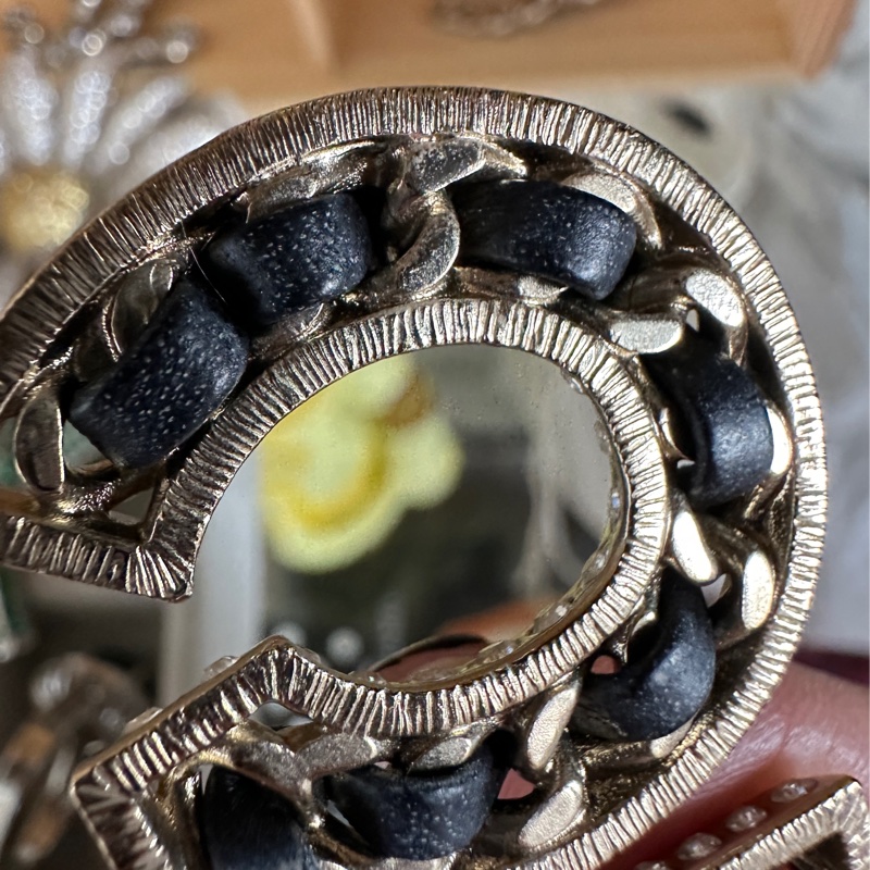 CHANEL No.5皮穿鏈秀款水鑽耳環-6