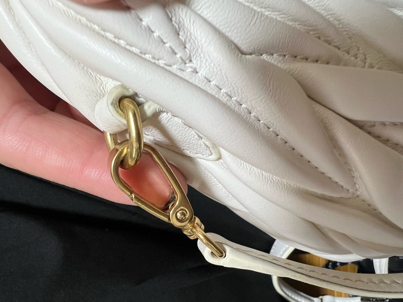 MIU MIU Wander Matelassé 納帕皮革半月形手袋-小號-3