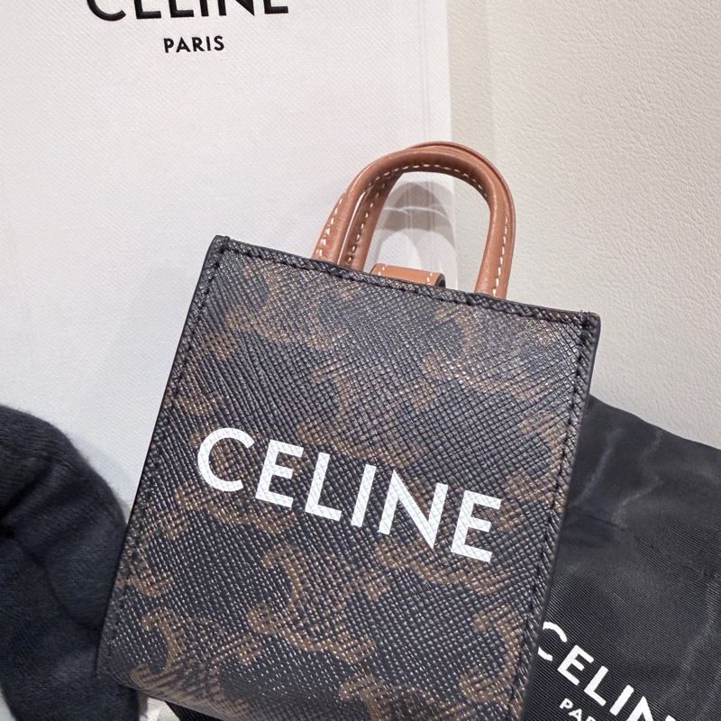 全新✨CELINE✨凱旋門標誌老花滿印掛件鑰匙包-6