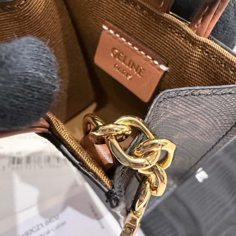 全新✨CELINE✨凱旋門標誌老花滿印掛件鑰匙包-17