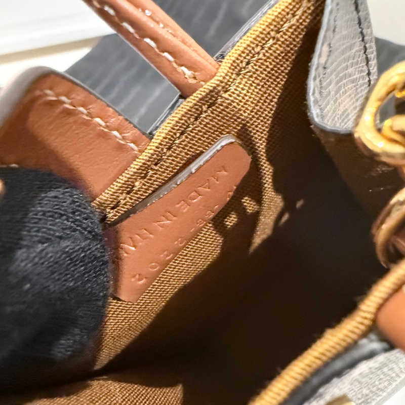 全新✨CELINE✨凱旋門標誌老花滿印掛件鑰匙包-20