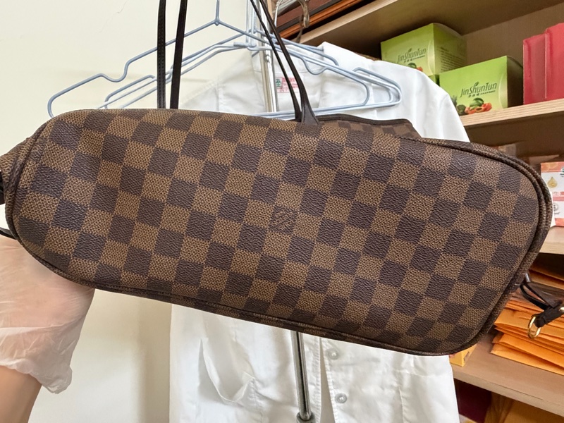 LV Louis Vuitton-1