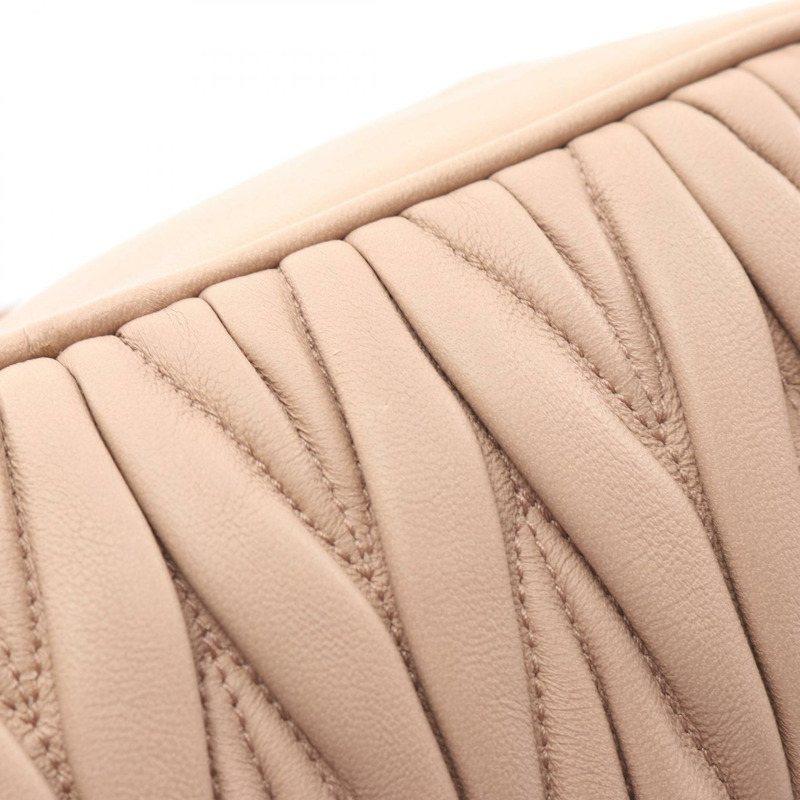 Miu Miu MATELASSE 粉紅皮革單肩包（二手女款）-7