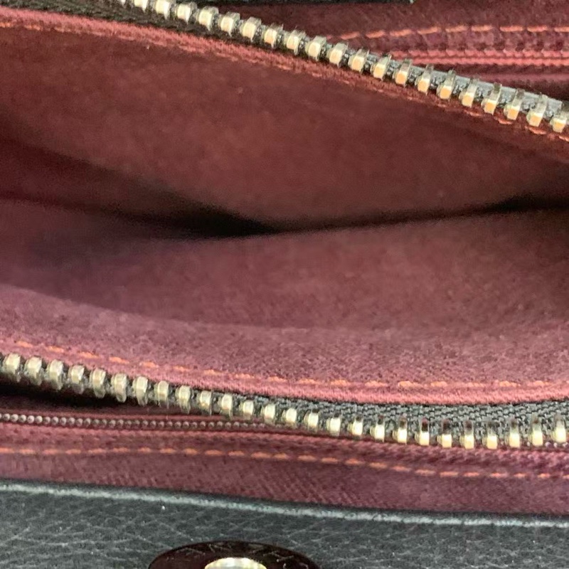 CHANEL香奈兒郵差包Noe Executive公文包 黑色銀扣托特包 可拆卸肩帶斜挎包  经典款女士手袋 材质：牛皮 颜色:黑银 尺寸：35cm 年份：23开 成色：轻微使用痕迹 配件：尘袋、-8