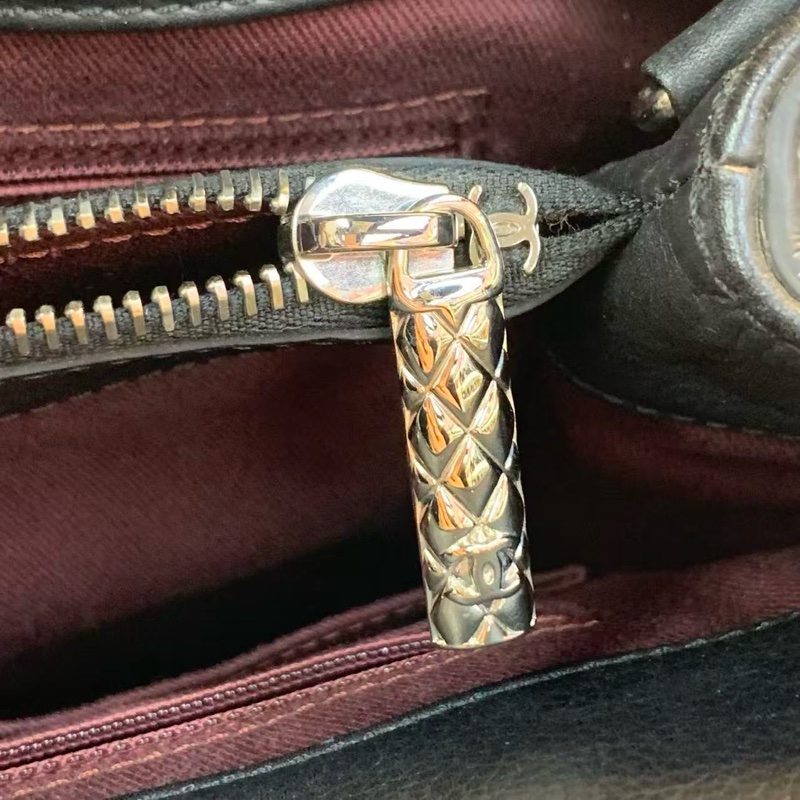 CHANEL香奈兒郵差包Noe Executive公文包 黑色銀扣托特包 可拆卸肩帶斜挎包  经典款女士手袋 材质：牛皮 颜色:黑银 尺寸：35cm 年份：23开 成色：轻微使用痕迹 配件：尘袋、-9