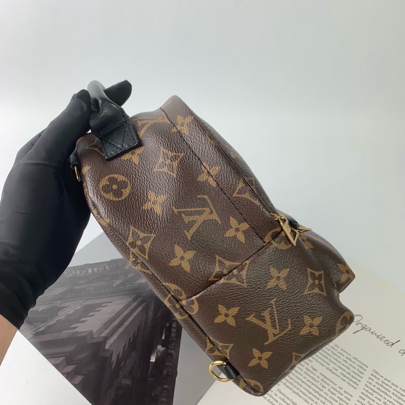 Lv小書包 包況新 色澤保存很優✅專櫃購證👍-3