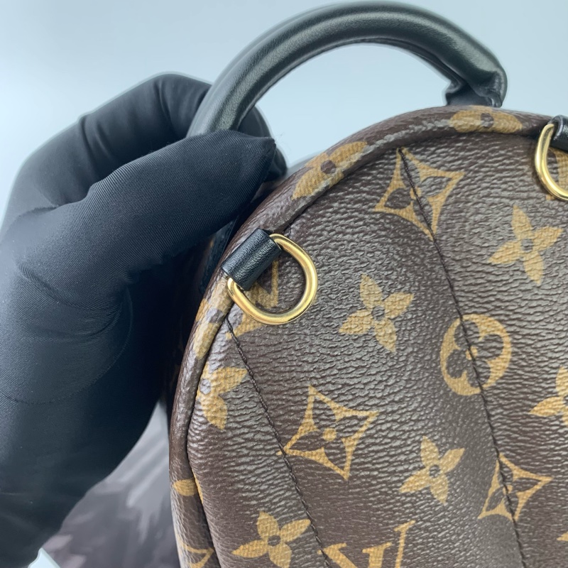 Lv小書包 包況新 色澤保存很優✅專櫃購證👍-11