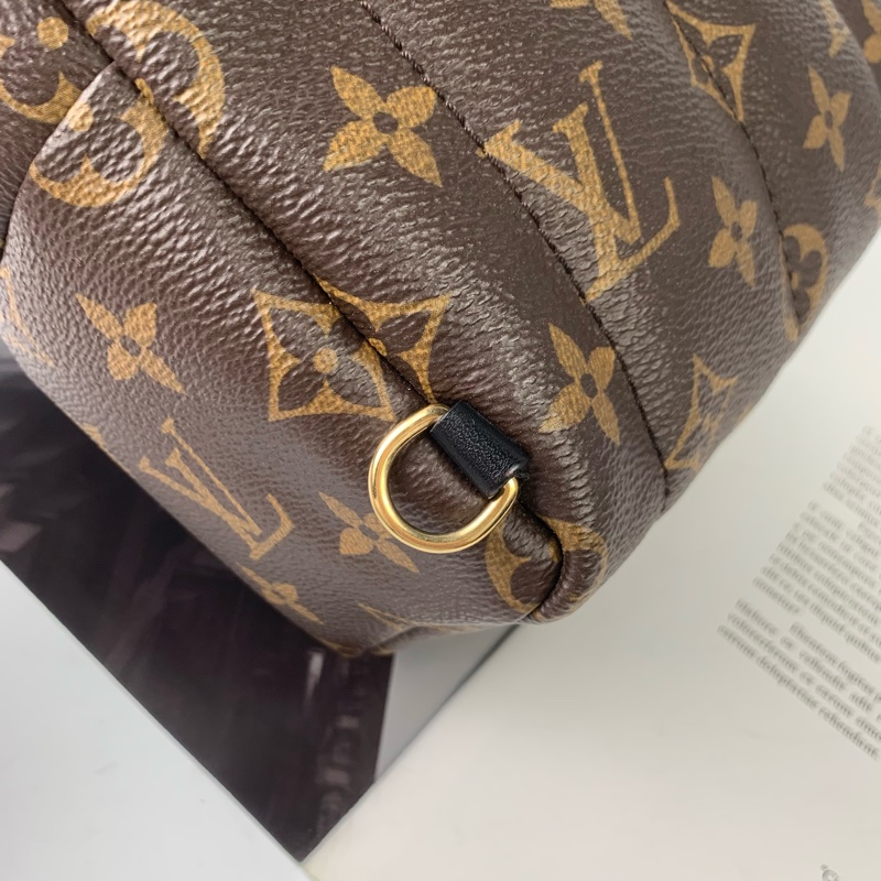 Lv小書包 包況新 色澤保存很優✅專櫃購證👍-13