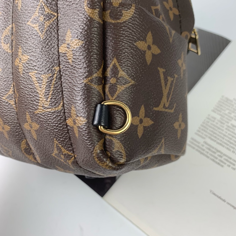 Lv小書包 包況新 色澤保存很優✅專櫃購證👍-14