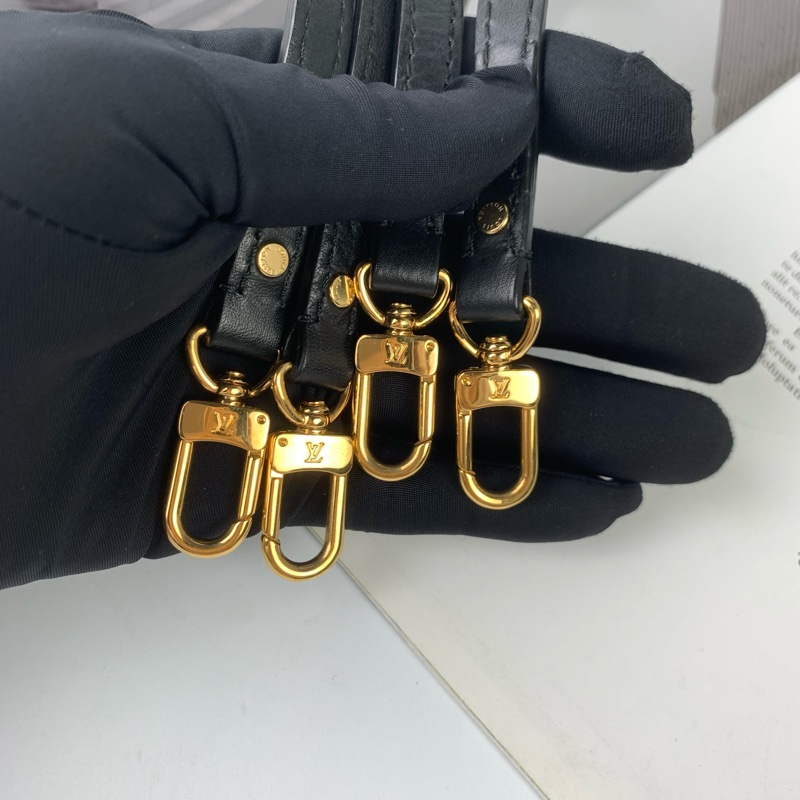 Lv小書包 包況新 色澤保存很優✅專櫃購證👍-19