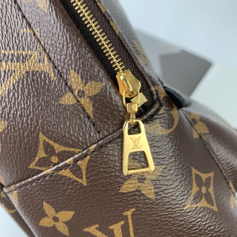 Lv新款小書包 晶片款 可遇不可求🔥 有專櫃購證✅-7