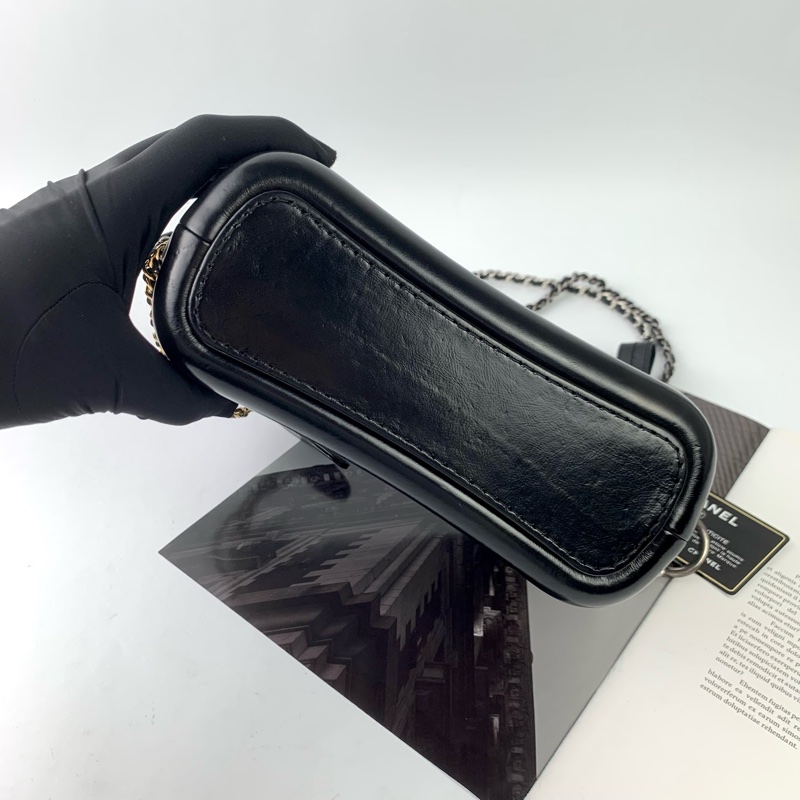 Chanel流浪包小號黑金-1