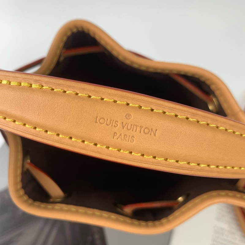 LV新款水桶包 色澤很美❤️-14