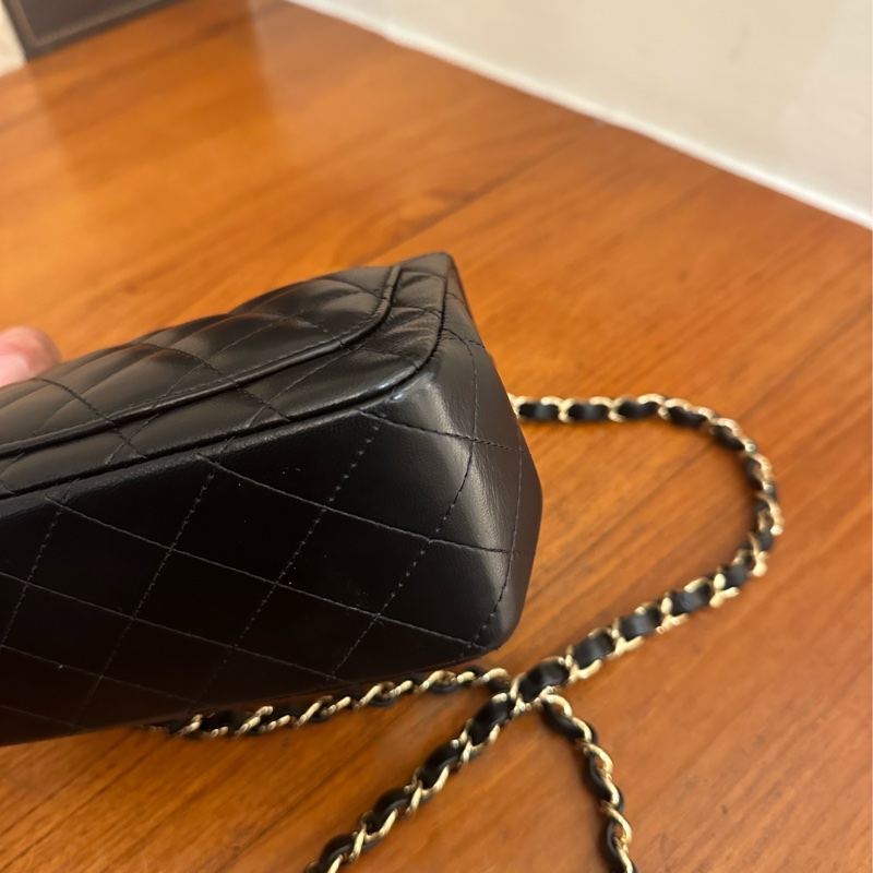 CHANEL 黑菱格淡金雙C超夯方胖鏈包 專櫃代購賣超貴…-7