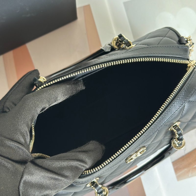 CHANEL 25C菱格紋小羊皮保齡球包 - 黑金-6