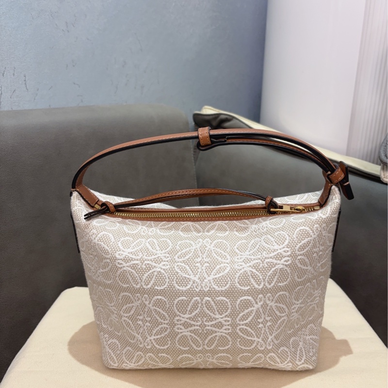 LOEWE Cubi Anagram老花飯盒包-0