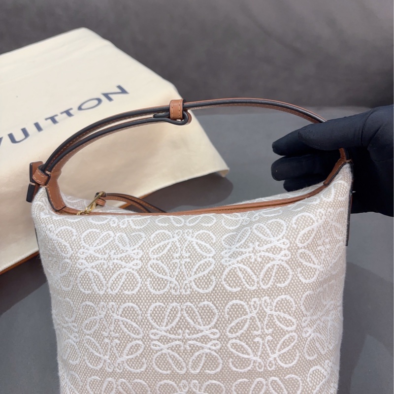 LOEWE Cubi Anagram老花飯盒包-1