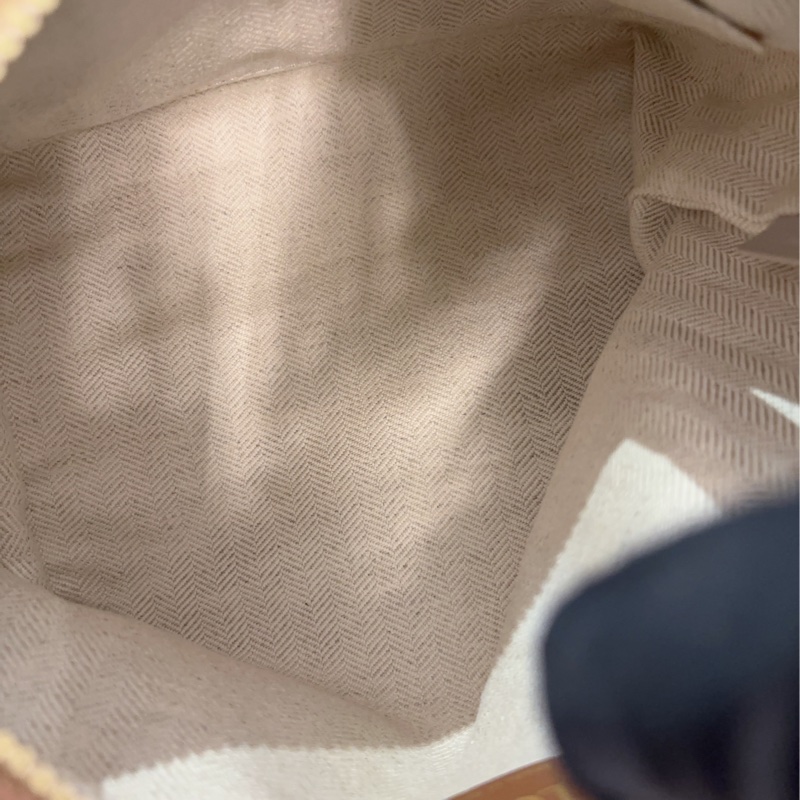 LOEWE Cubi Anagram老花飯盒包-9