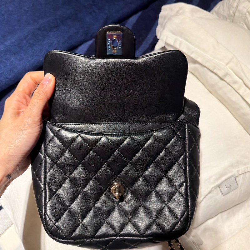 Chanel 黑色後背包-2