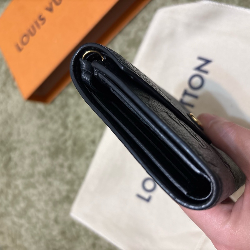 LV 黑色牛皮短夾-7