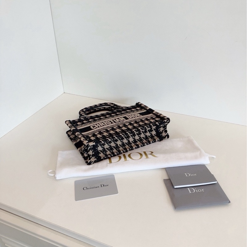 【99新閒置🆕】Dior 限量千鳥格紋刺繡mini Tote 橫版手提小琴譜 手提包-4