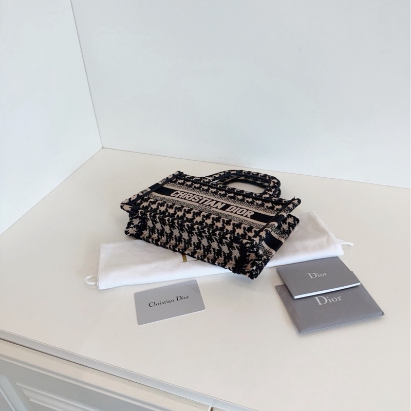 【99新閒置🆕】Dior 限量千鳥格紋刺繡mini Tote 橫版手提小琴譜 手提包-5
